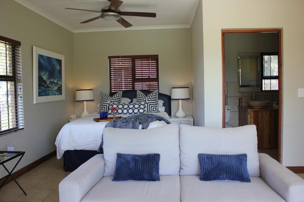 Karee & Wild Olive Guest Lodge Hekpoort Экстерьер фото